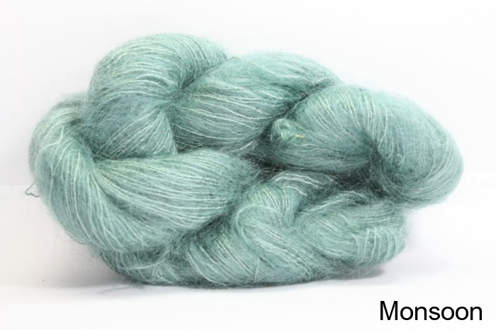 Urth Yarns - Bonmoher